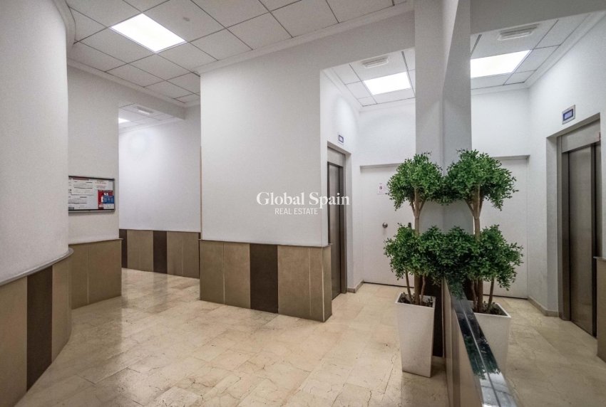 Revente - APPARTEMENT -
TORREVIEJA - Center