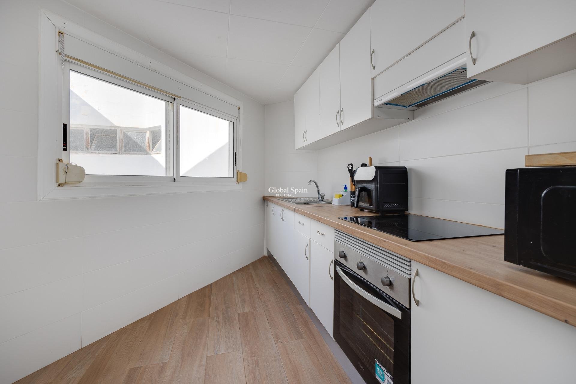 Revente - APPARTEMENT -
TORREVIEJA - Center