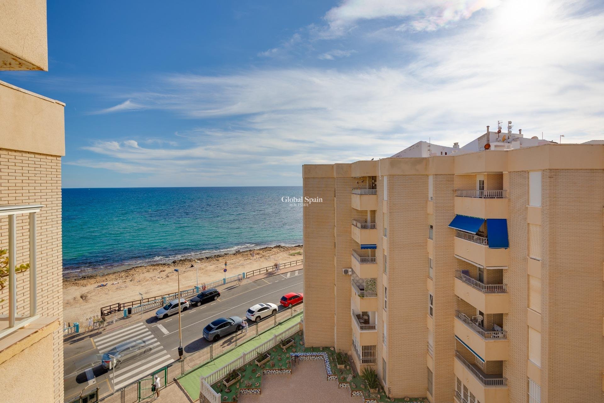 Revente - APPARTEMENT -
TORREVIEJA - Center