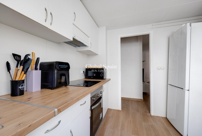 Revente - APPARTEMENT -
TORREVIEJA - Center