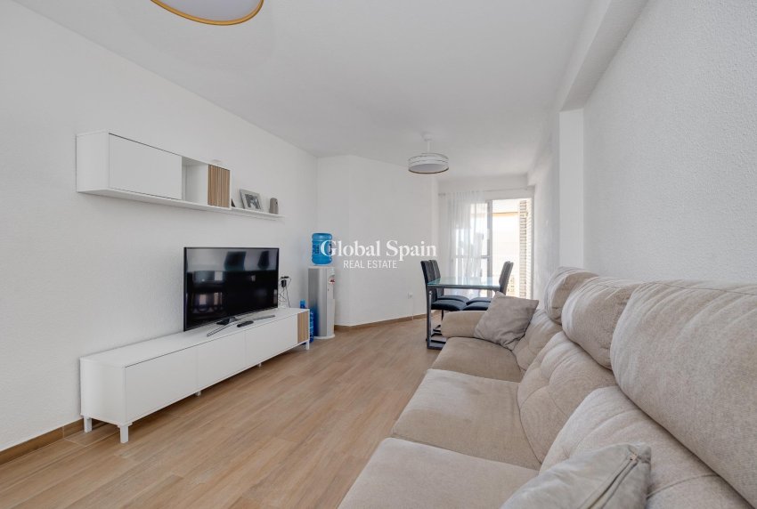 Revente - APPARTEMENT -
TORREVIEJA - Center