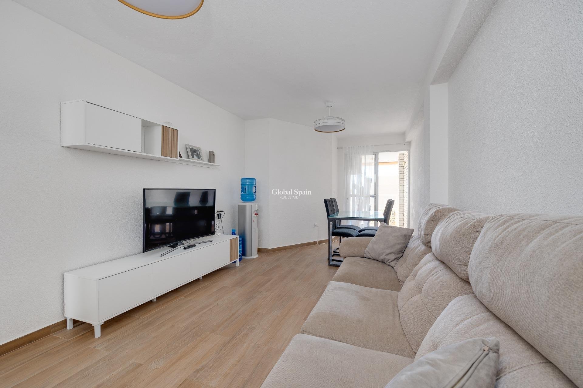Revente - APPARTEMENT -
TORREVIEJA - Center