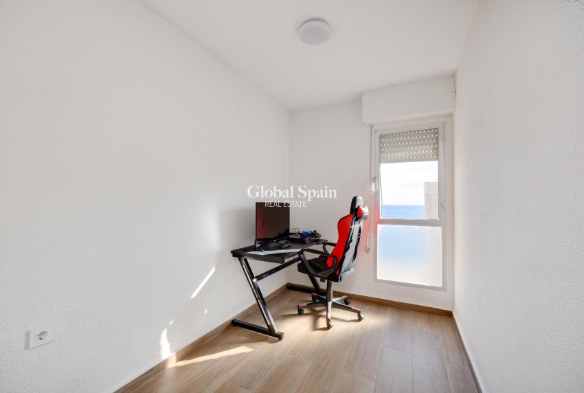 Revente - APPARTEMENT -
TORREVIEJA - Center