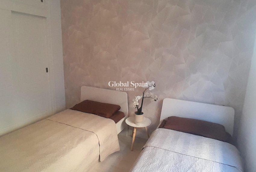 Revente - APPARTEMENT -
TORREVIEJA - Center