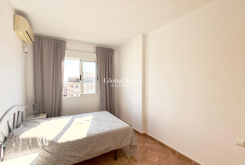 Revente - APPARTEMENT -
TORREVIEJA - Center