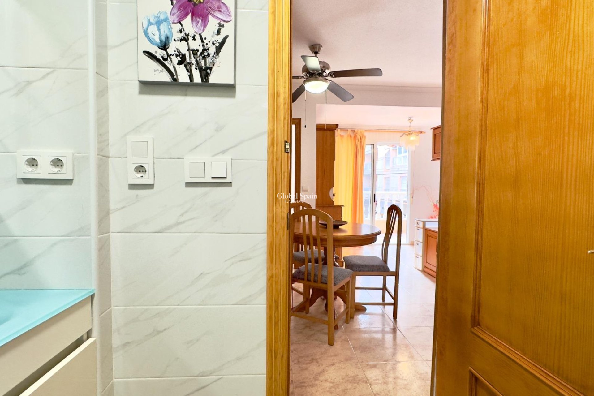 Revente - APPARTEMENT -
TORREVIEJA - Center