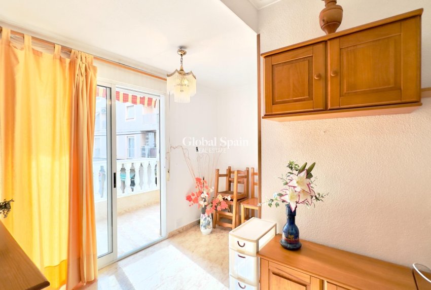 Revente - APPARTEMENT -
TORREVIEJA - Center