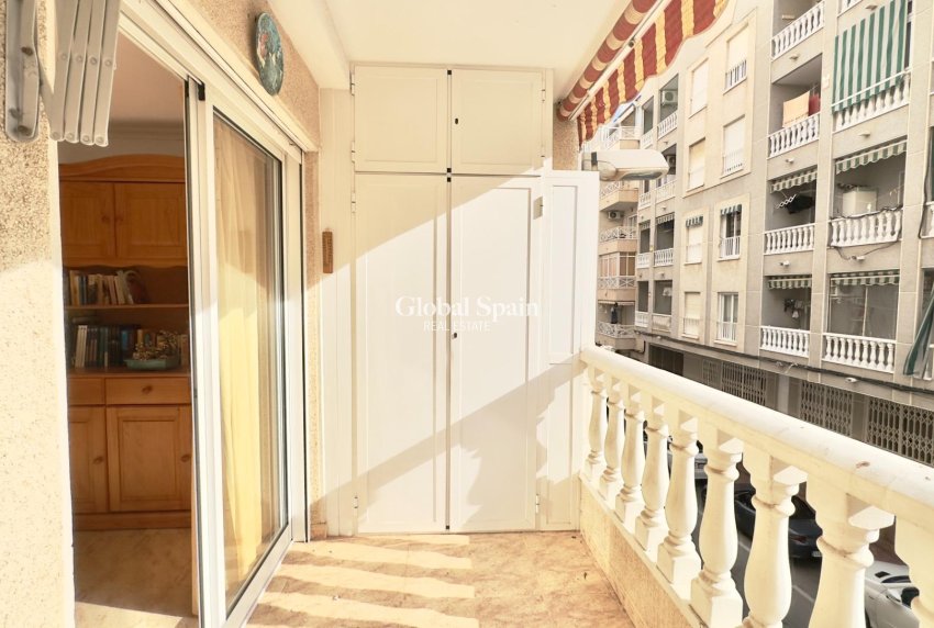 Revente - APPARTEMENT -
TORREVIEJA - Center