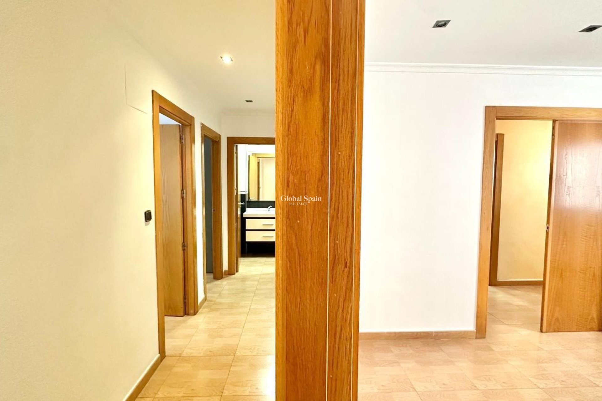 Revente - APPARTEMENT -
TORREVIEJA - Center