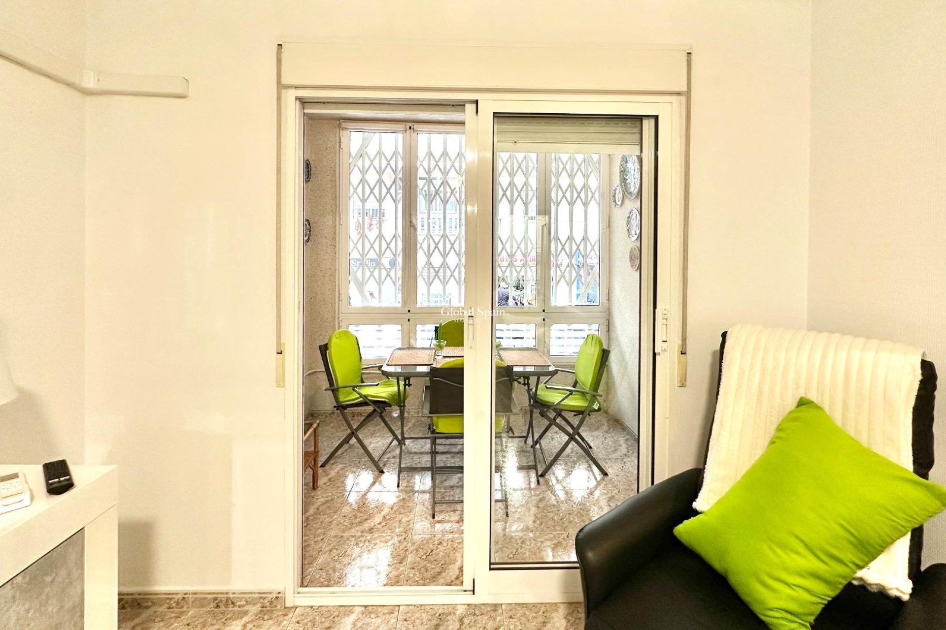 Revente - APPARTEMENT -
TORREVIEJA - Center