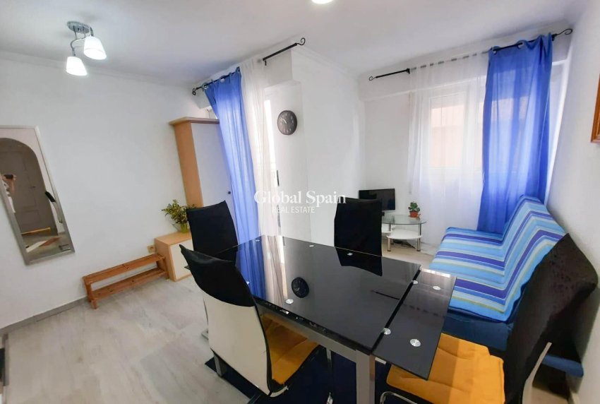 Revente - APPARTEMENT -
TORREVIEJA - Center