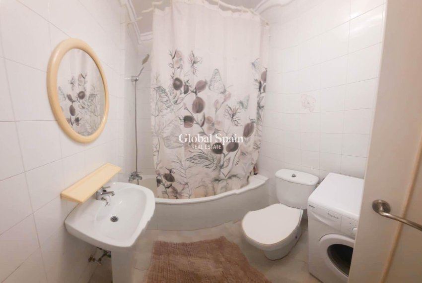 Revente - APPARTEMENT -
TORREVIEJA - Center