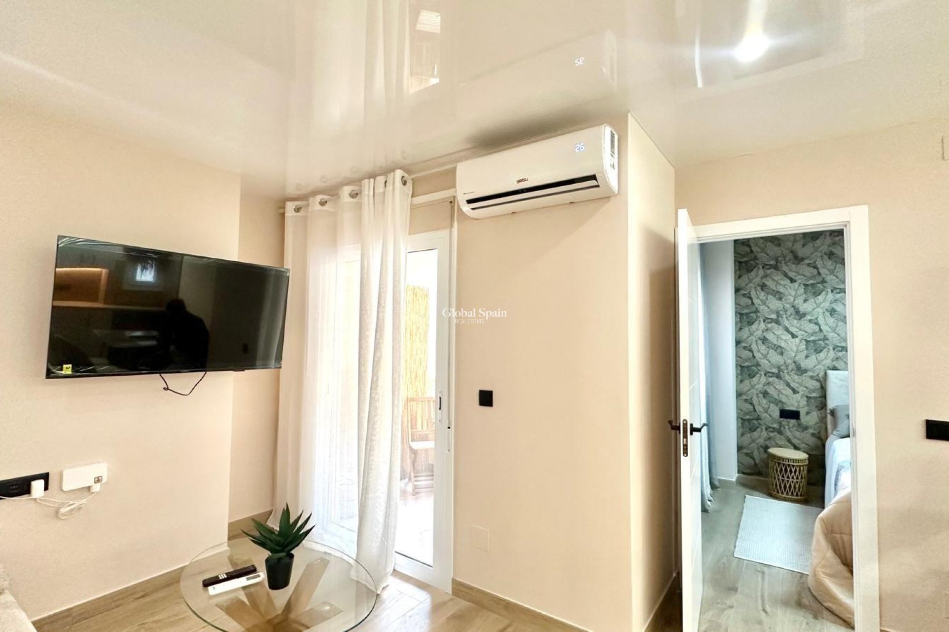 Revente - APPARTEMENT -
TORREVIEJA - Center