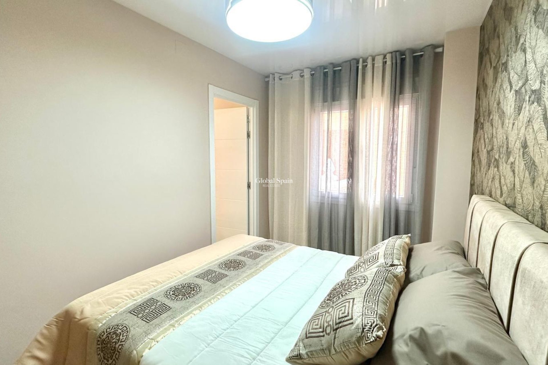 Revente - APPARTEMENT -
TORREVIEJA - Center