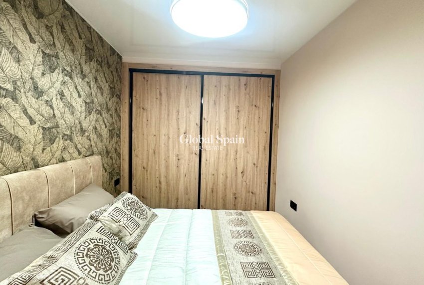 Revente - APPARTEMENT -
TORREVIEJA - Center