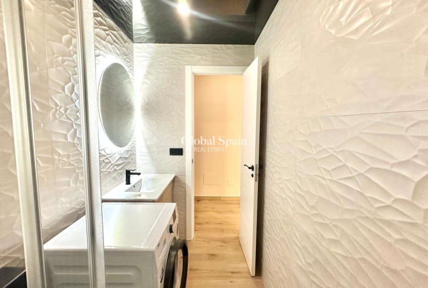 Revente - APPARTEMENT -
TORREVIEJA - Center