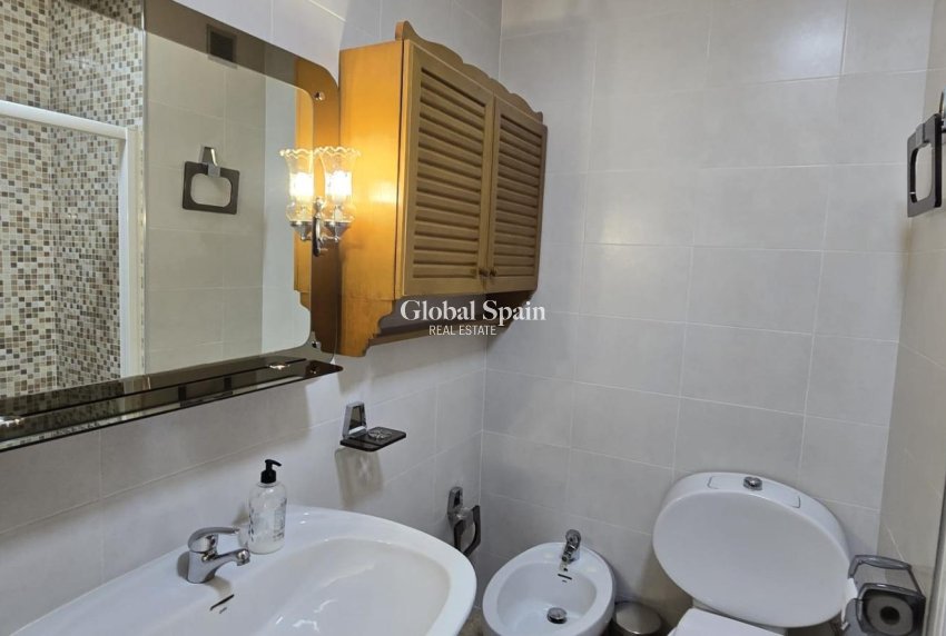Revente - APPARTEMENT -
TORREVIEJA - Center