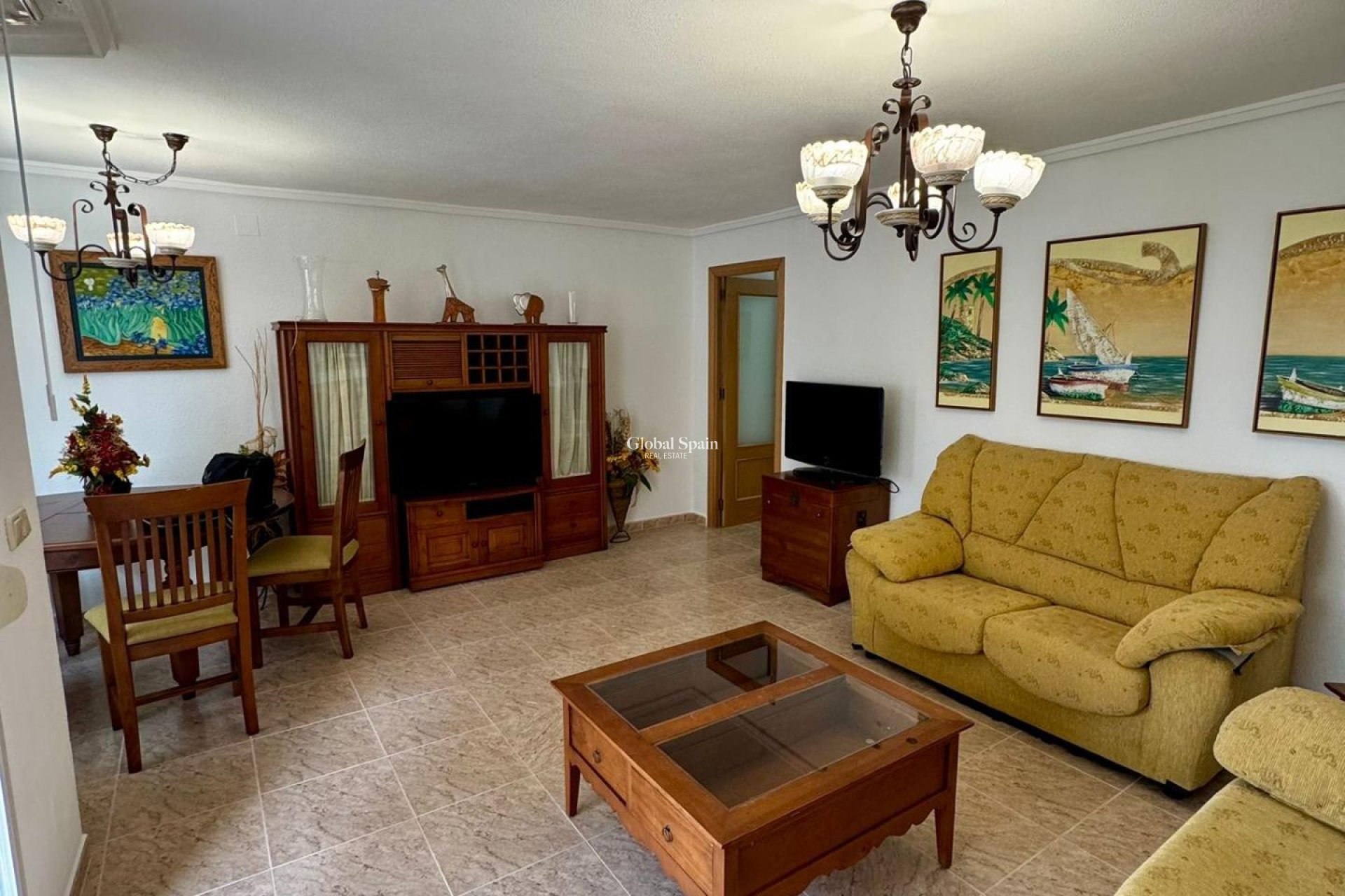 Revente - APPARTEMENT -
TORREVIEJA - Center