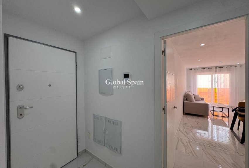 Revente - APPARTEMENT -
TORREVIEJA - Center
