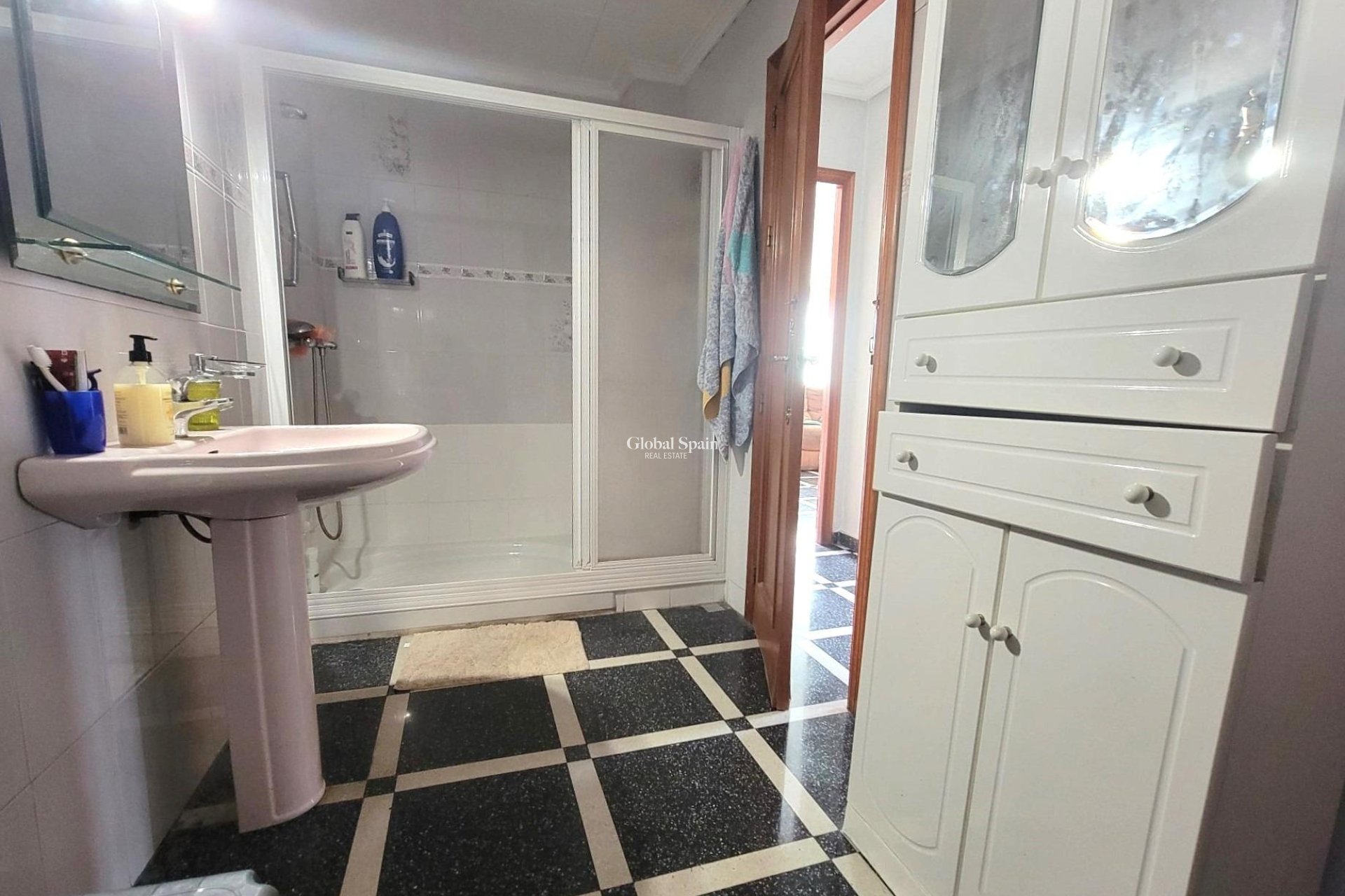 Revente - APPARTEMENT -
TORREVIEJA - Center