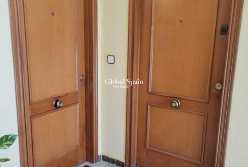 Revente - APPARTEMENT -
TORREVIEJA - Center