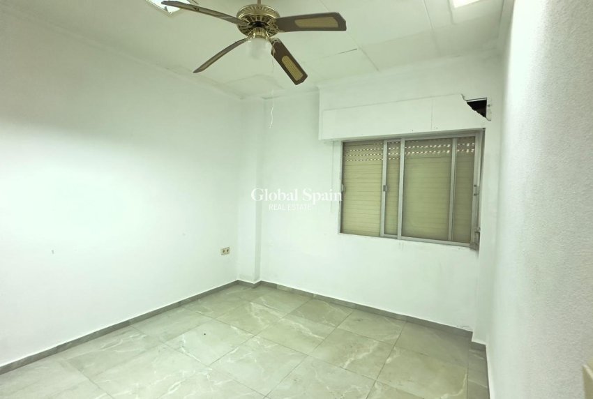 Revente - APPARTEMENT -
TORREVIEJA - Center