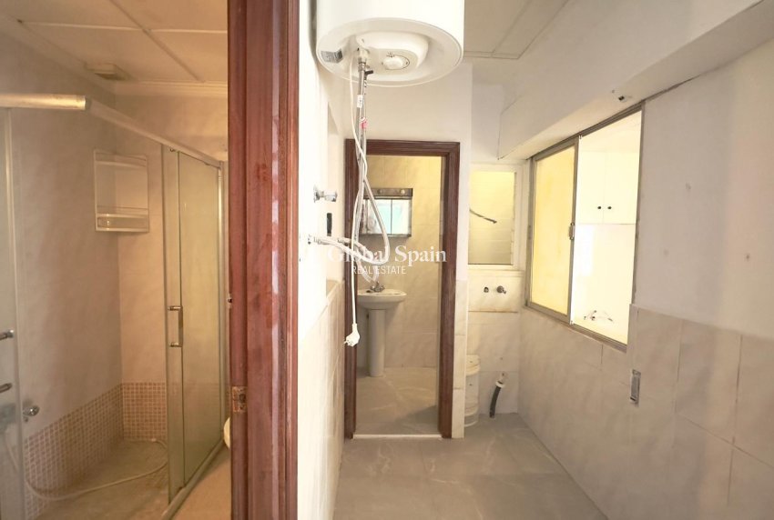 Revente - APPARTEMENT -
TORREVIEJA - Center