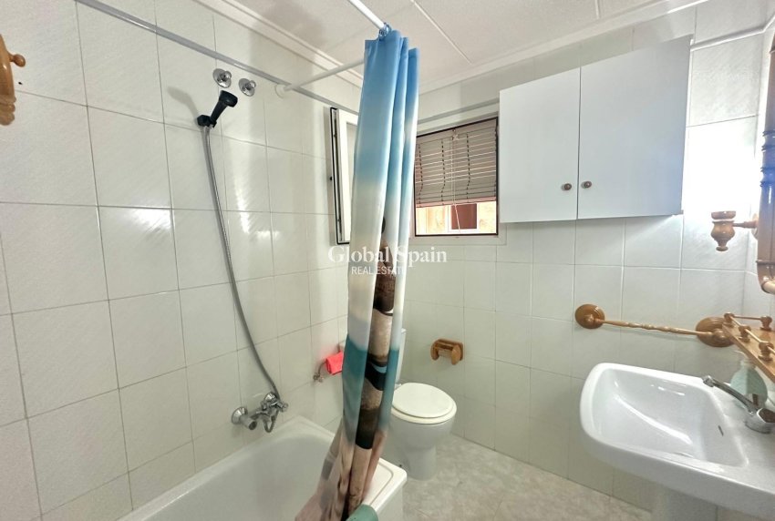 Revente - APPARTEMENT -
TORREVIEJA - Center