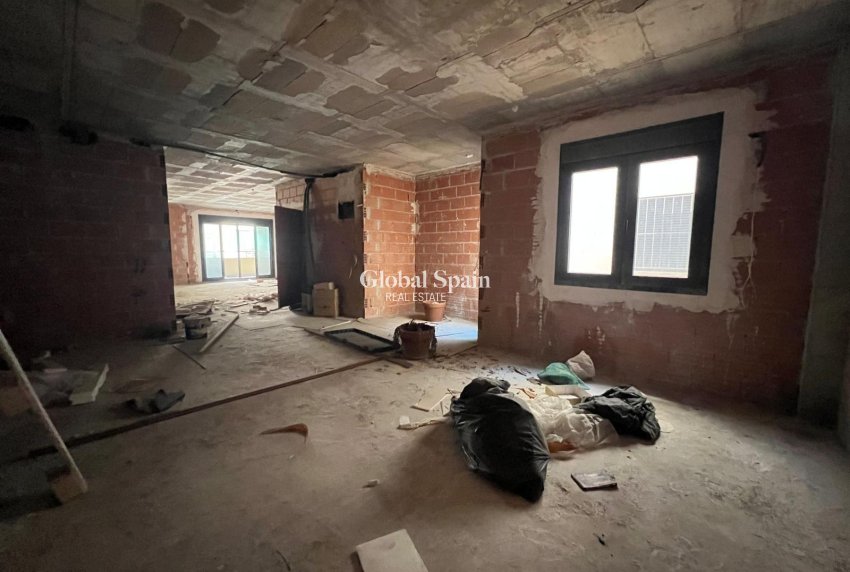 Revente - APPARTEMENT -
TORREVIEJA - Center