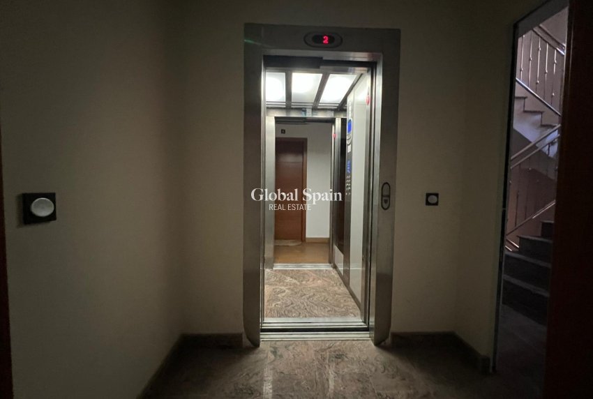 Revente - APPARTEMENT -
TORREVIEJA - Center