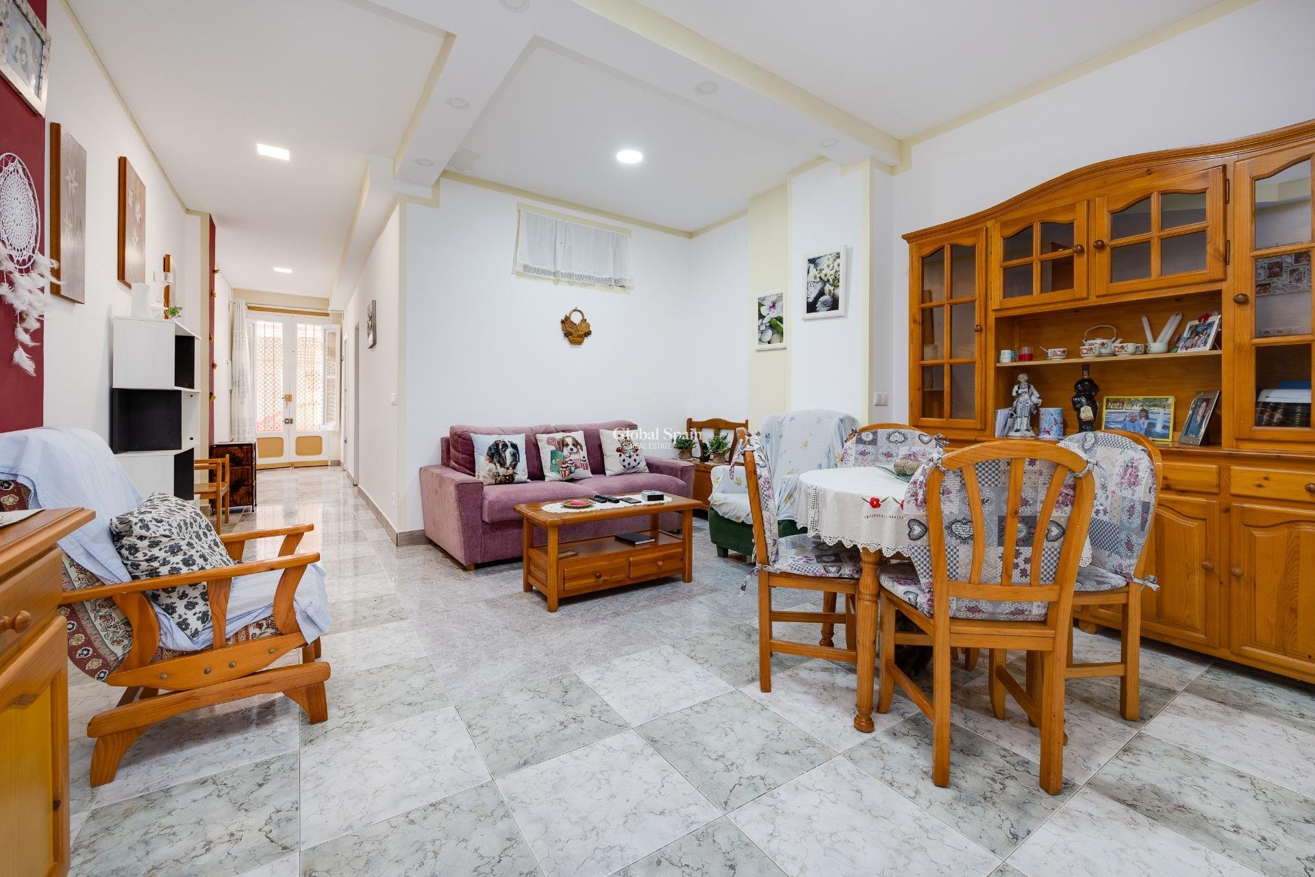 Revente - APPARTEMENT -
TORREVIEJA - Center