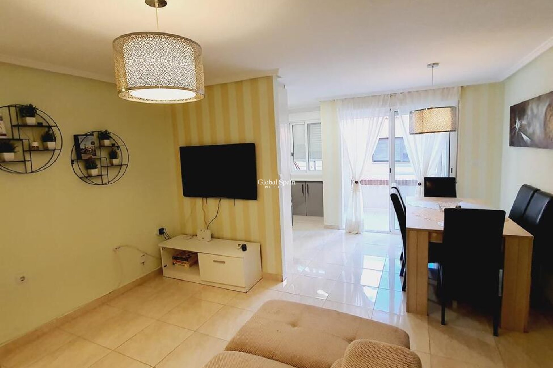 Revente - APPARTEMENT -
TORREVIEJA - Center