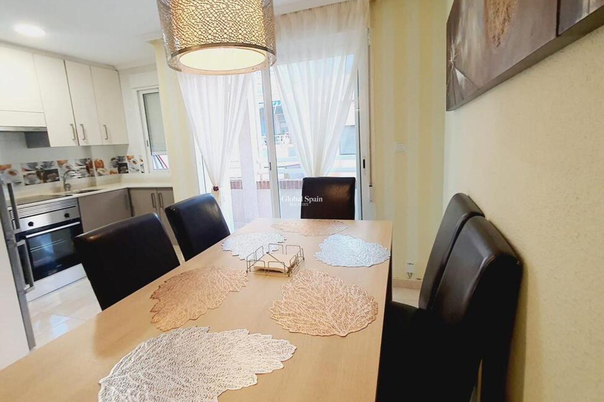 Revente - APPARTEMENT -
TORREVIEJA - Center