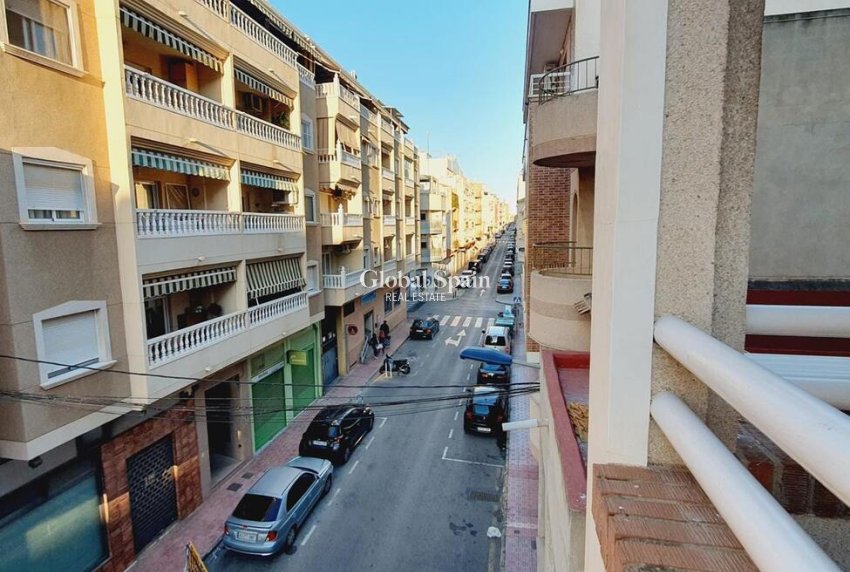 Revente - APPARTEMENT -
TORREVIEJA - Center