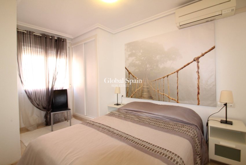 Revente - APPARTEMENT -
TORREVIEJA - Center