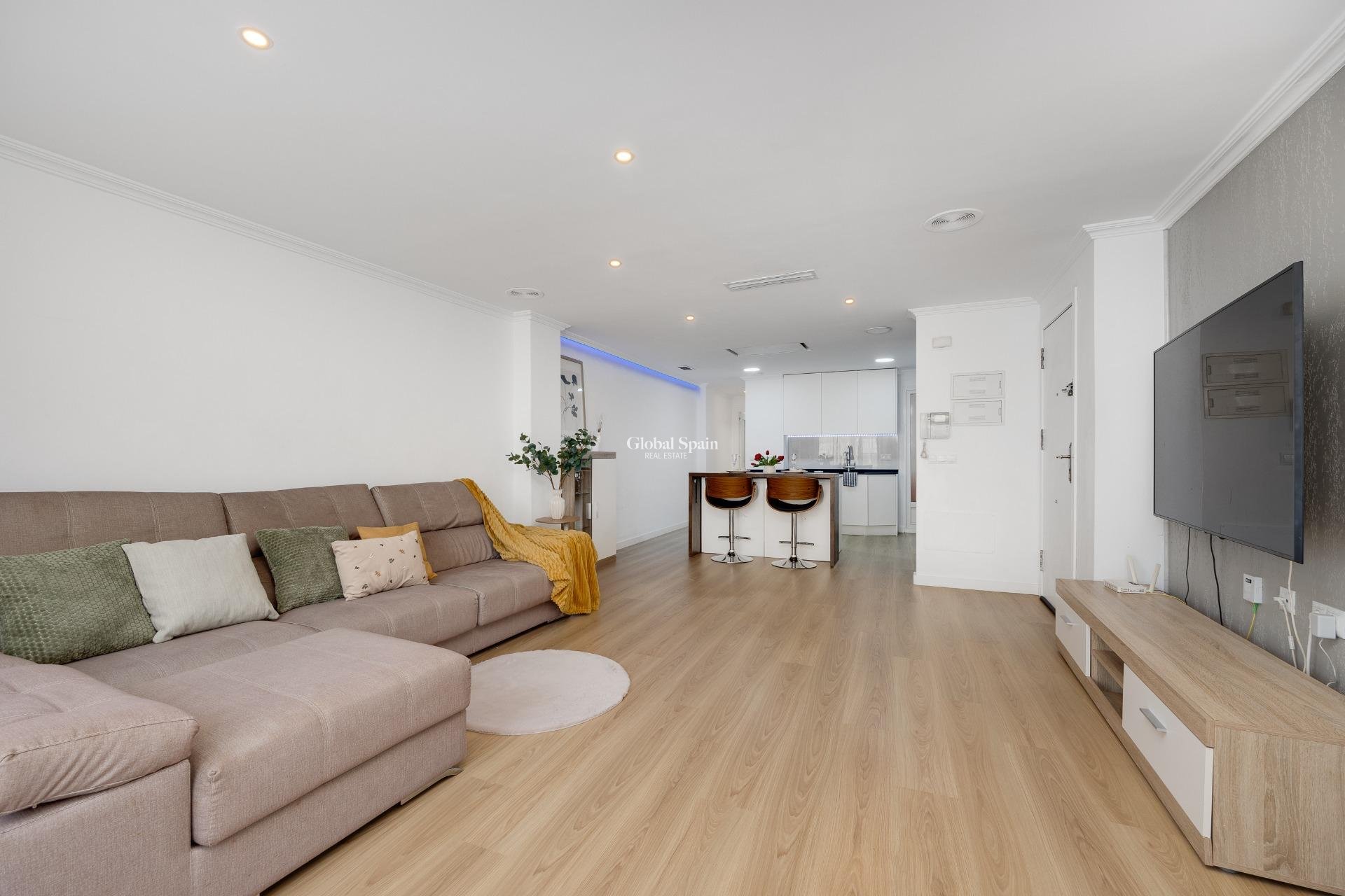 Revente - APPARTEMENT -
TORREVIEJA - Center