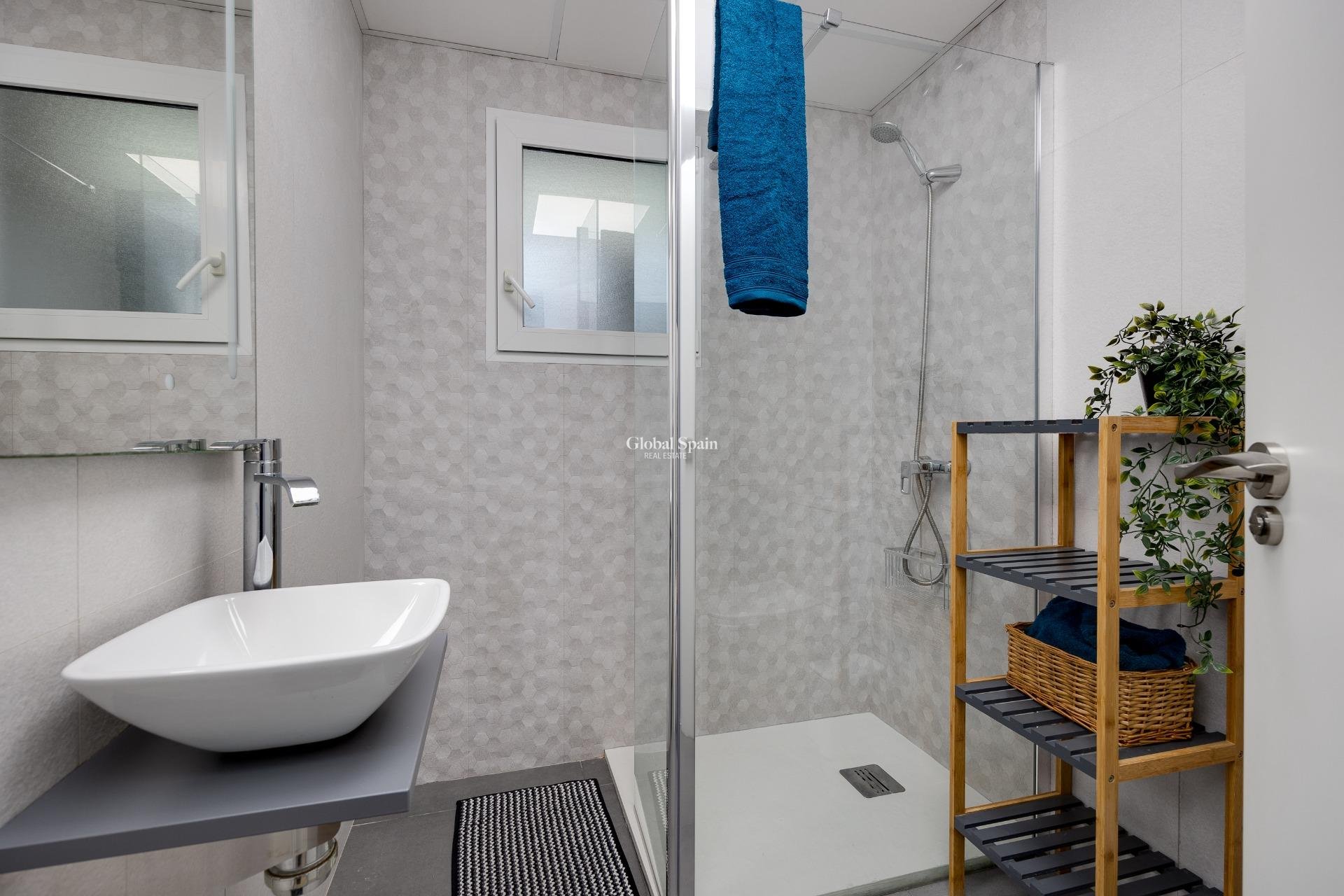 Revente - APPARTEMENT -
TORREVIEJA - Center