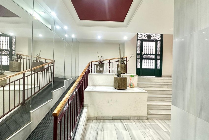 Revente - APPARTEMENT -
TORREVIEJA - Center