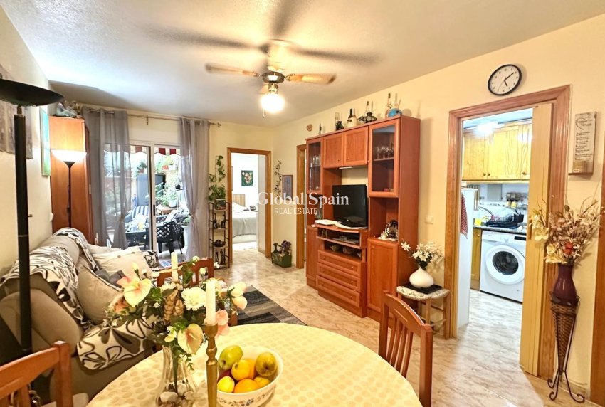 Revente - APPARTEMENT -
TORREVIEJA - Center