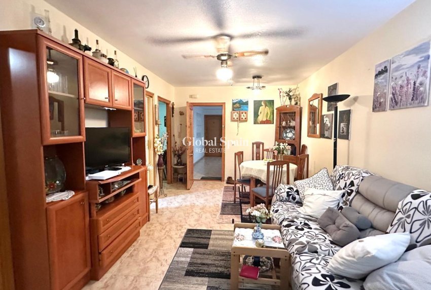 Revente - APPARTEMENT -
TORREVIEJA - Center