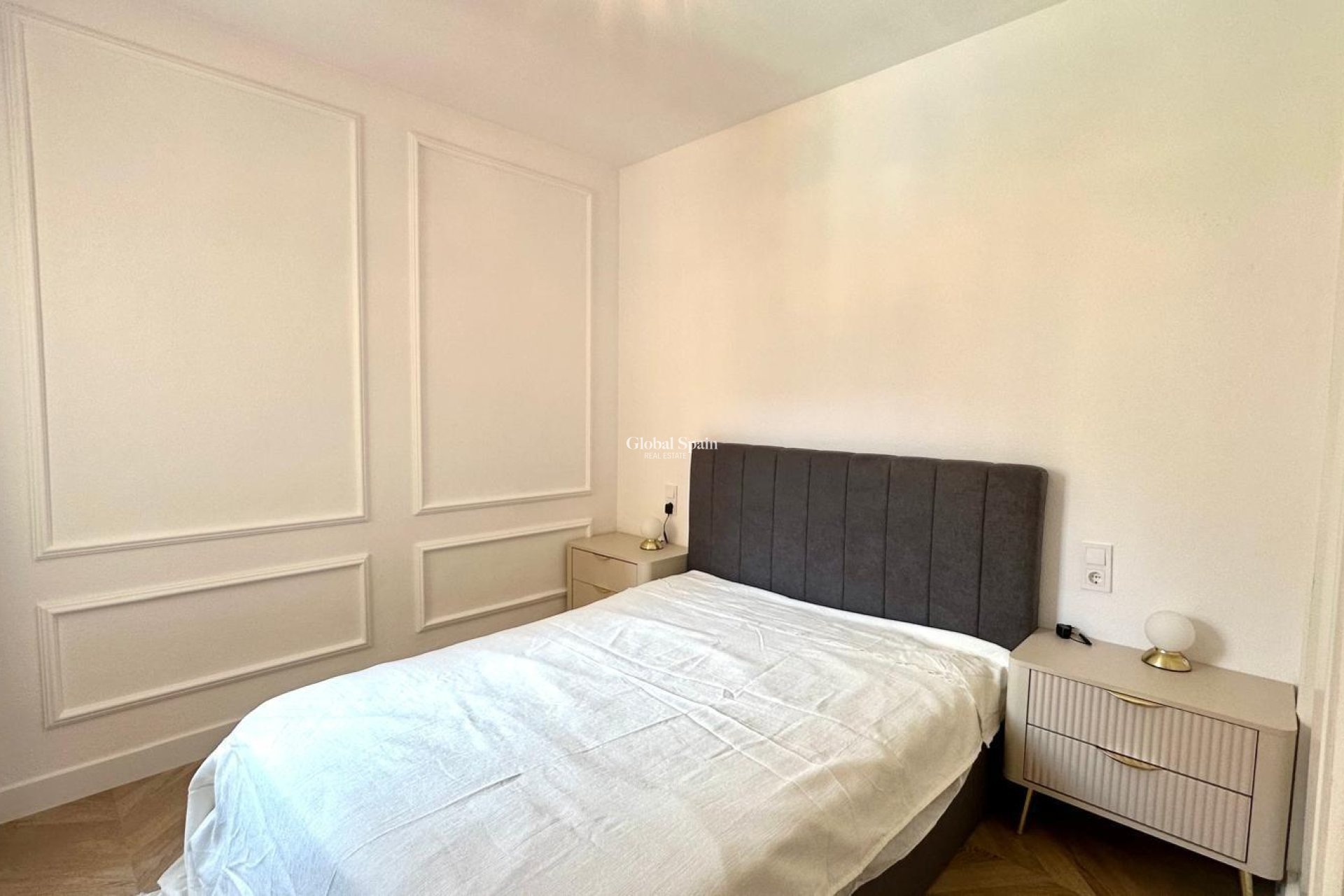 Revente - APPARTEMENT -
TORREVIEJA - Center