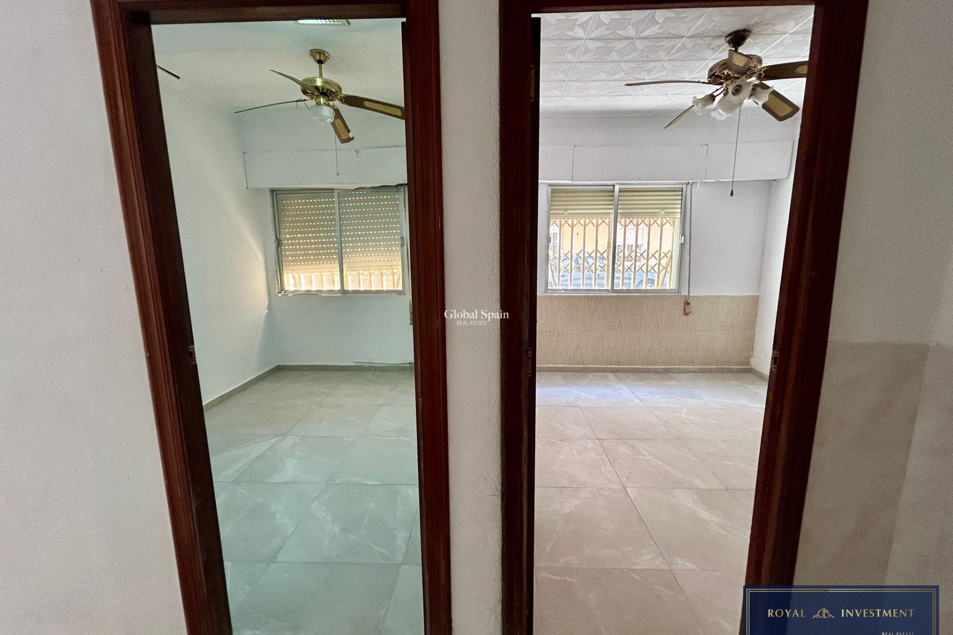 Revente - APPARTEMENT -
TORREVIEJA - Center