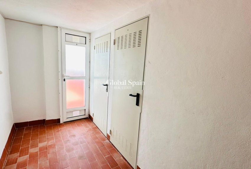 Revente - APPARTEMENT -
TORREVIEJA - Center