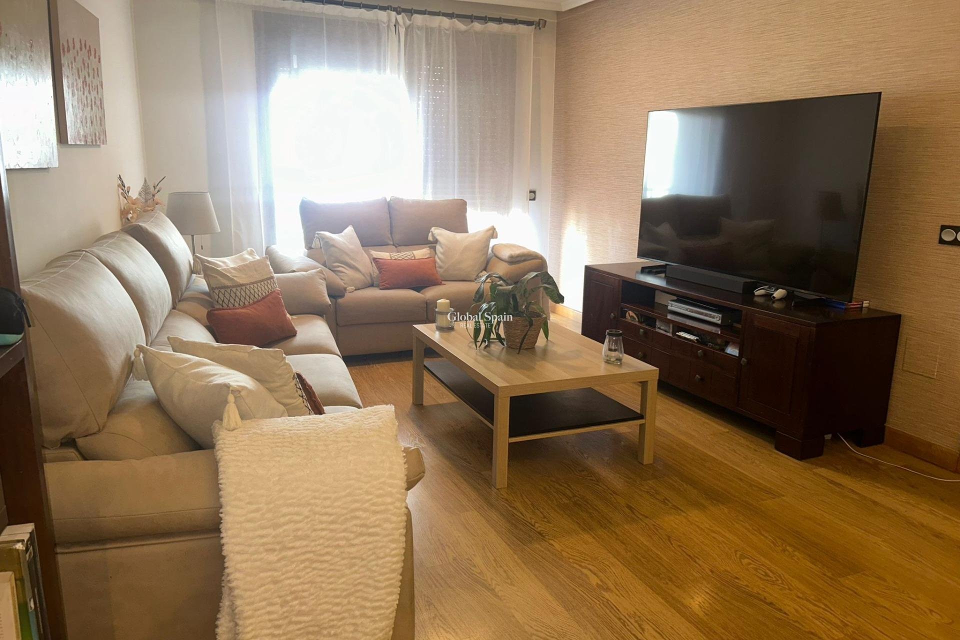 Revente - APPARTEMENT -
TORREVIEJA - Center