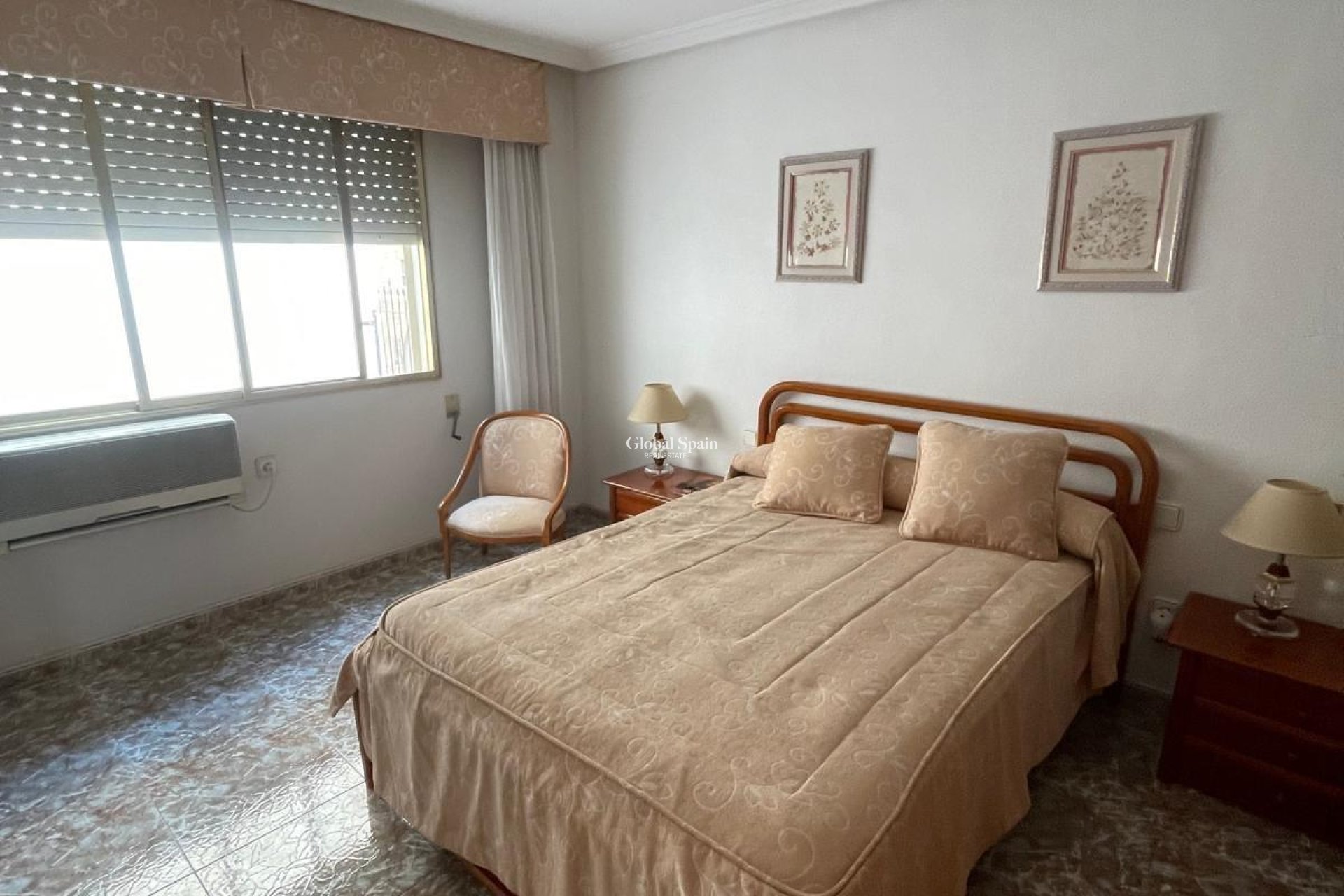 Revente - APPARTEMENT -
TORREVIEJA - Center