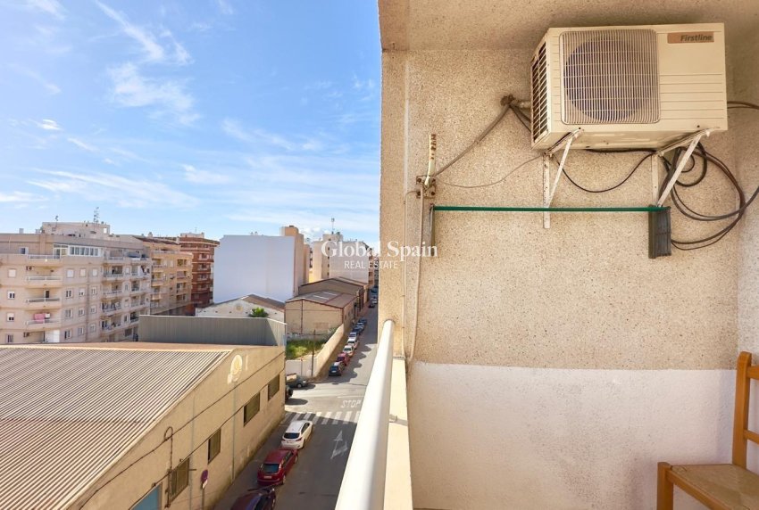 Revente - APPARTEMENT -
TORREVIEJA - Center