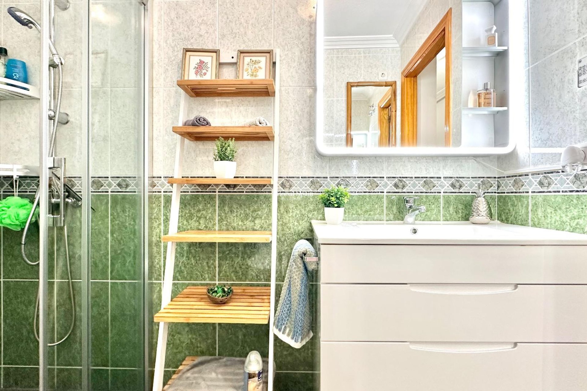 Revente - APPARTEMENT -
TORREVIEJA - Center