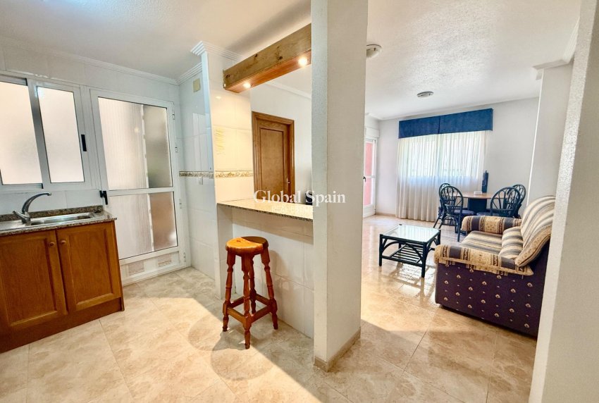 Revente - APPARTEMENT -
TORREVIEJA - Center