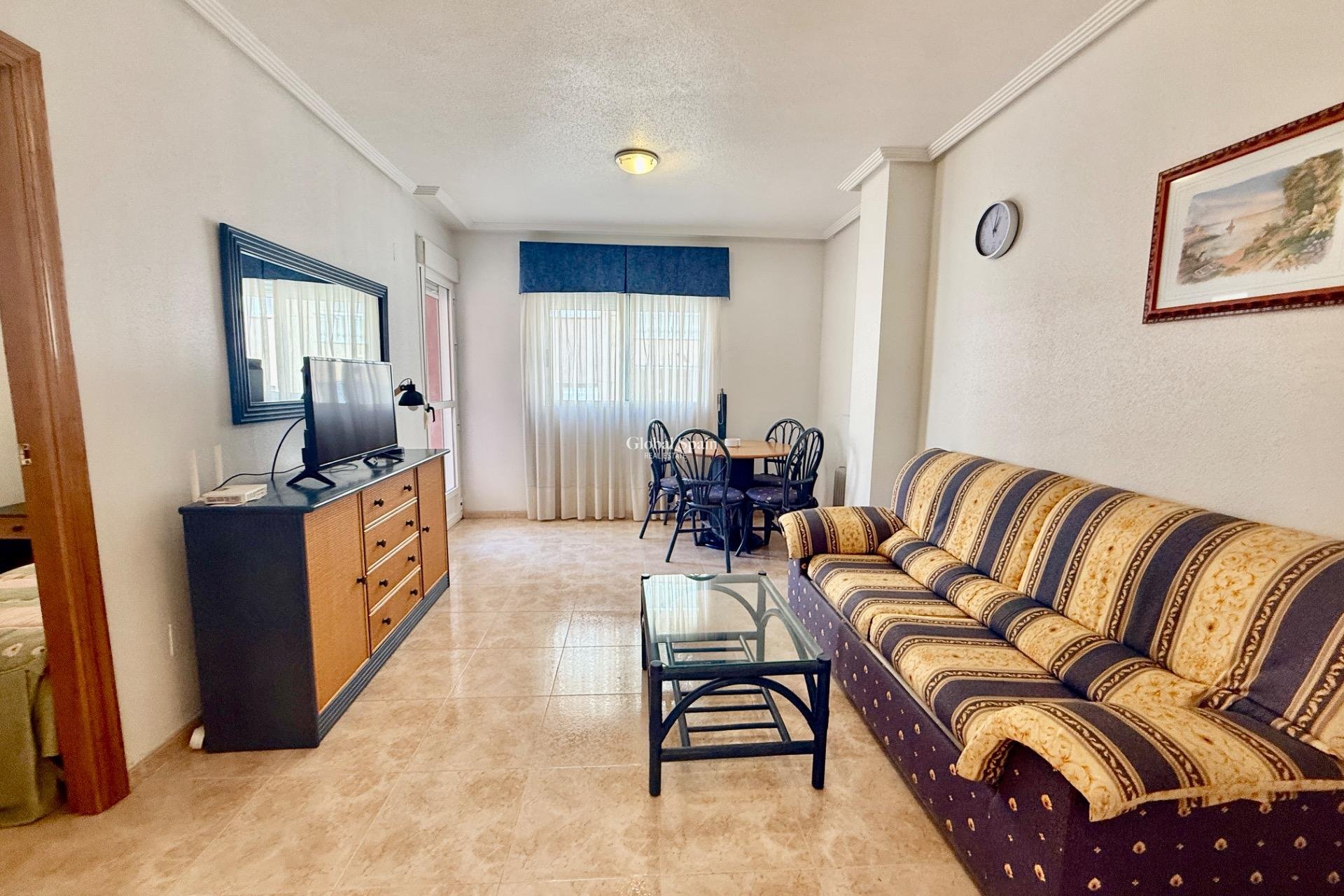 Revente - APPARTEMENT -
TORREVIEJA - Center