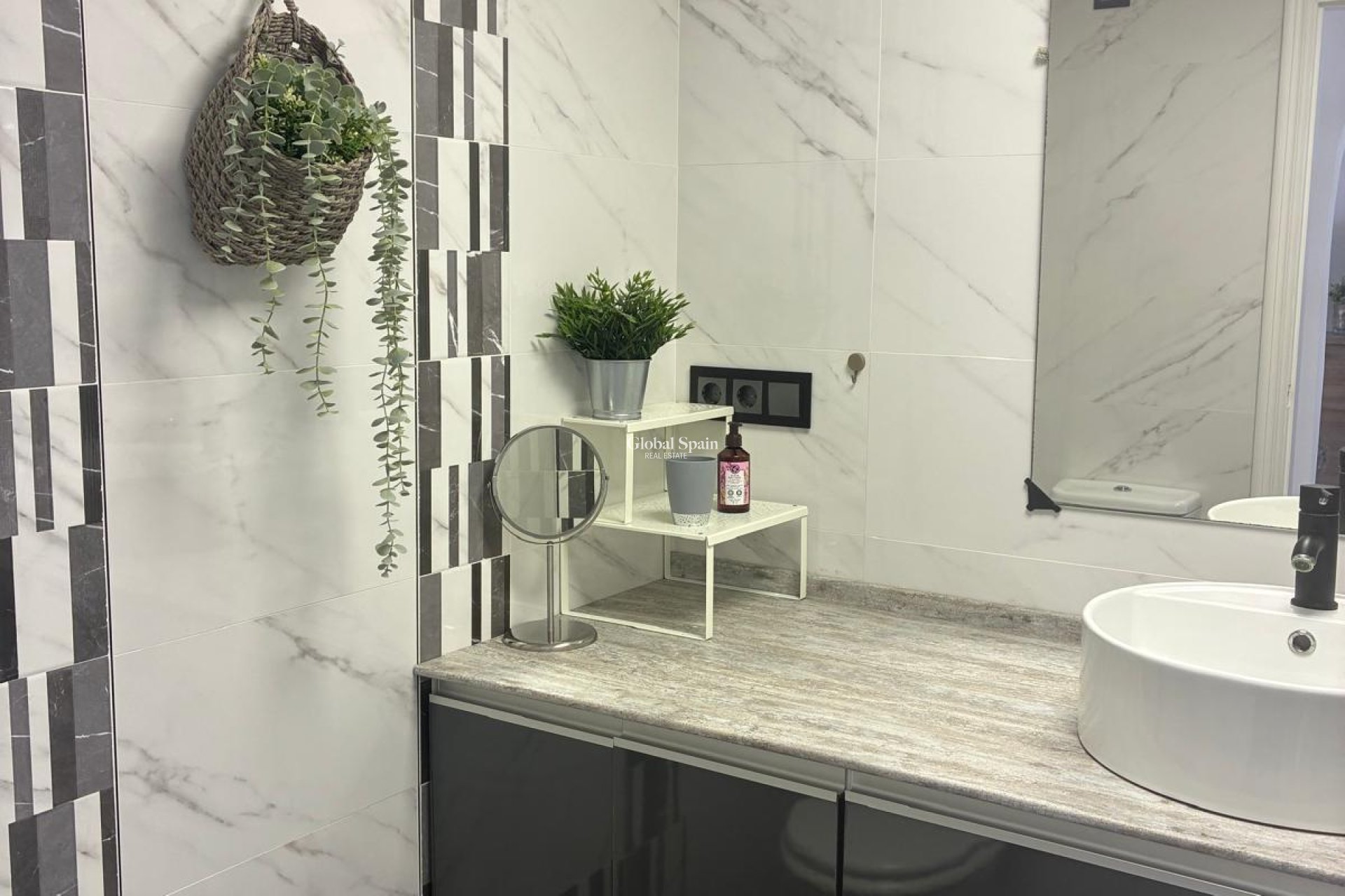 Revente - APPARTEMENT -
TORREVIEJA - Center